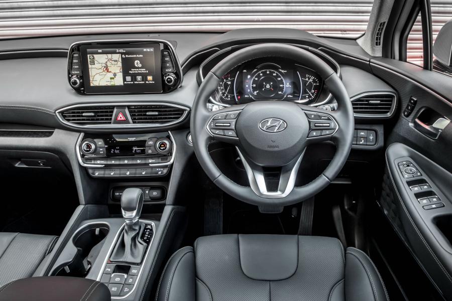 Торпедо Hyundai Santa Fe (TM) 2018 года  (UK) (фото 21 из 40)